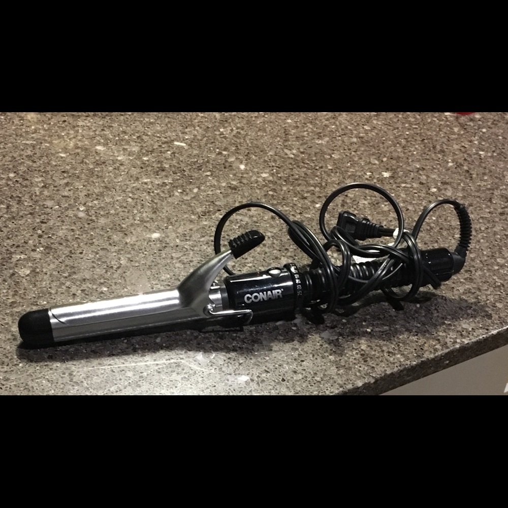 ✨ CONAIR 1” CURLING IRON ✨